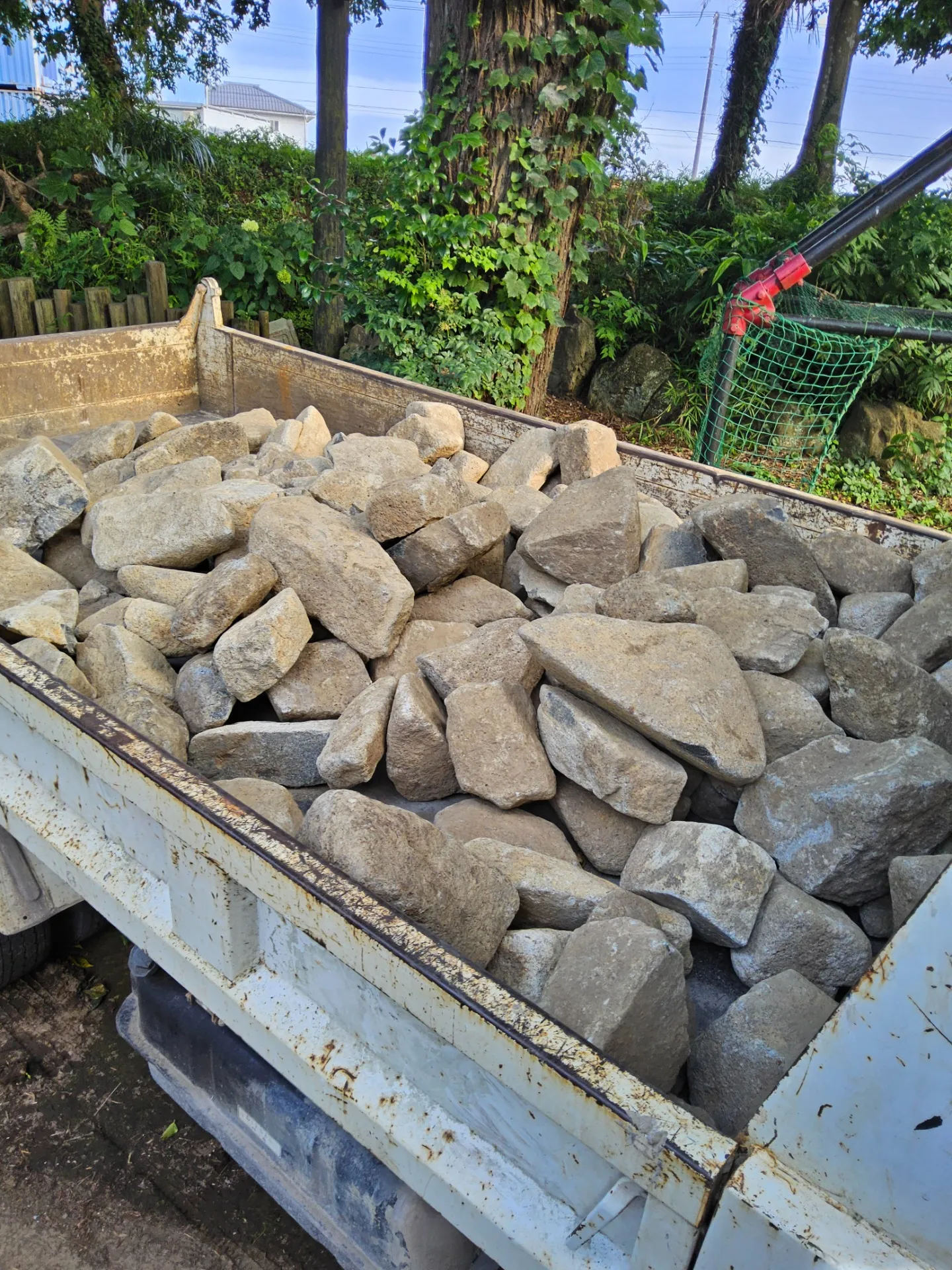 【千葉県富里市 造園】結ニワ屋の石選び、その一端のご紹介